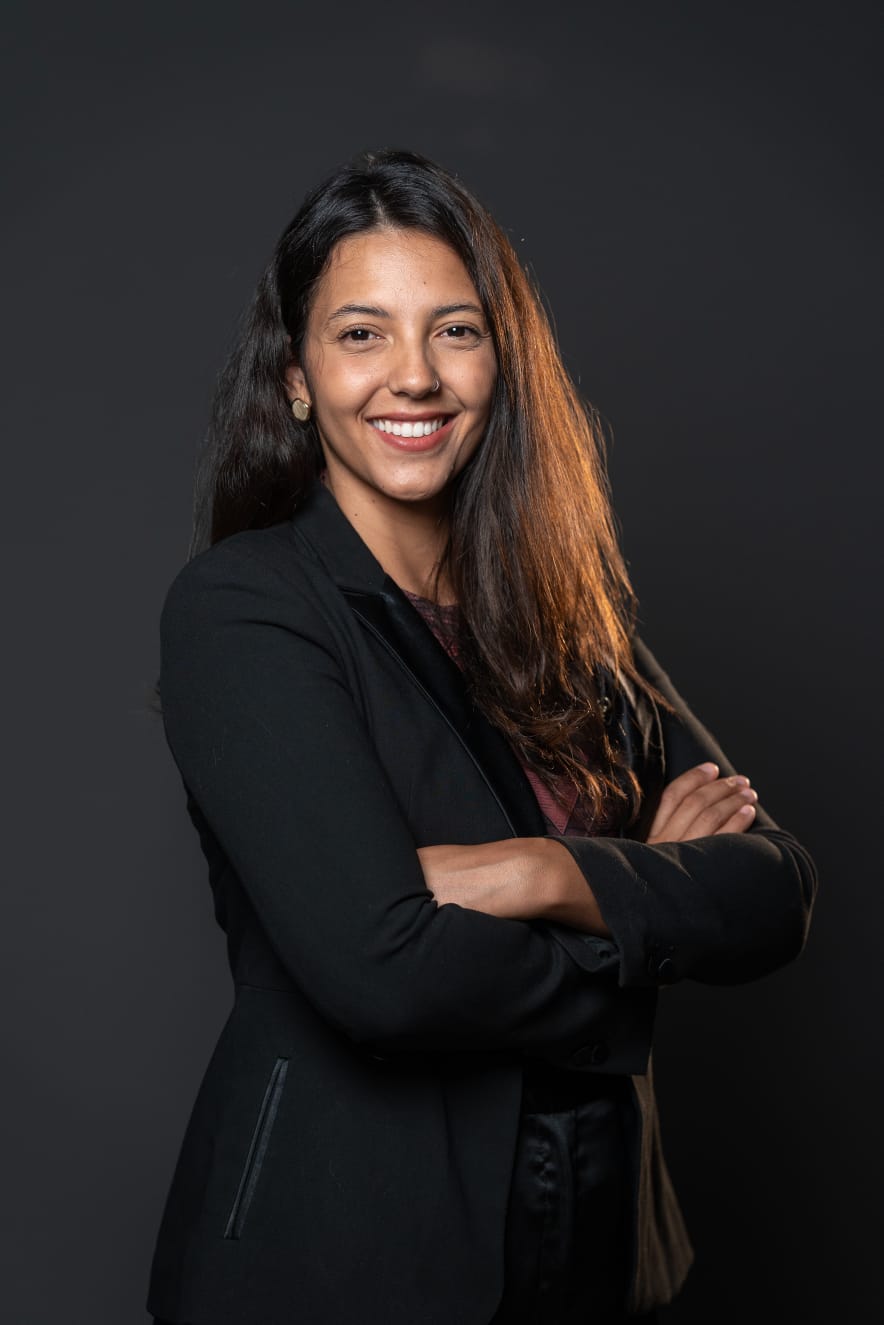 Verônica Silva, protética dentária especializada em Mogi das Cruzes